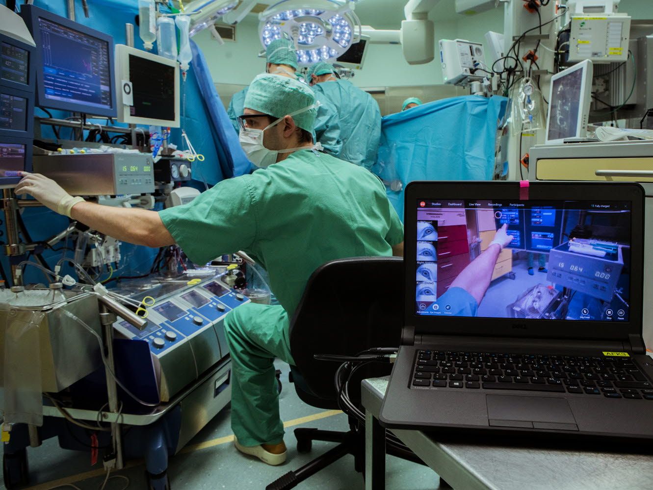 Medical surgeon using eye tracking glasses for training