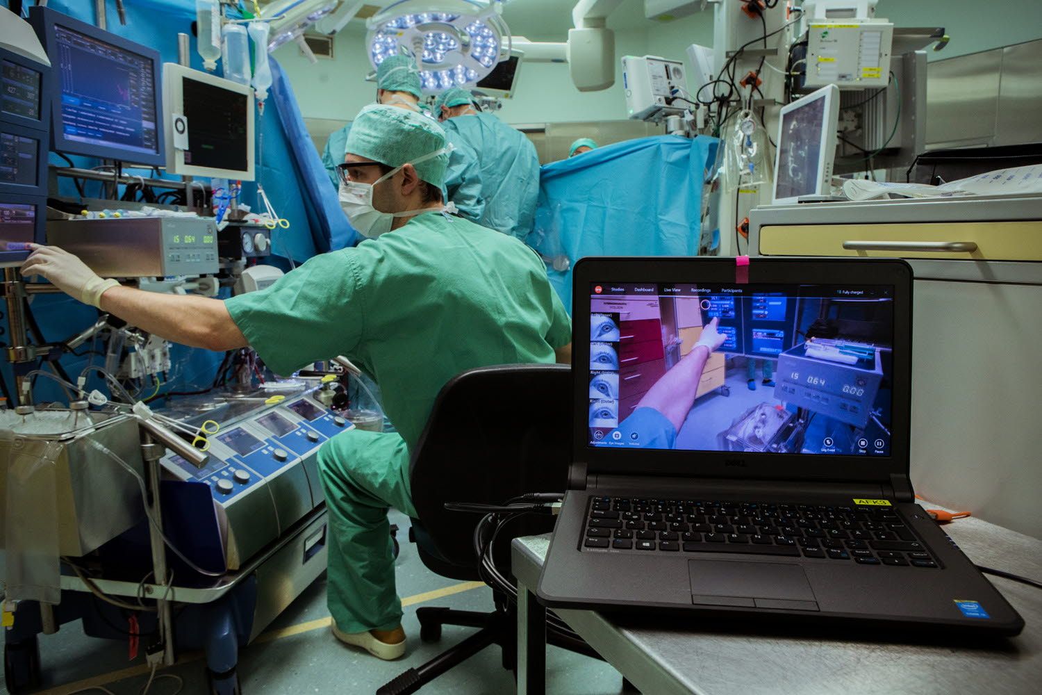 Medical surgeon using eye tracking glasses for training