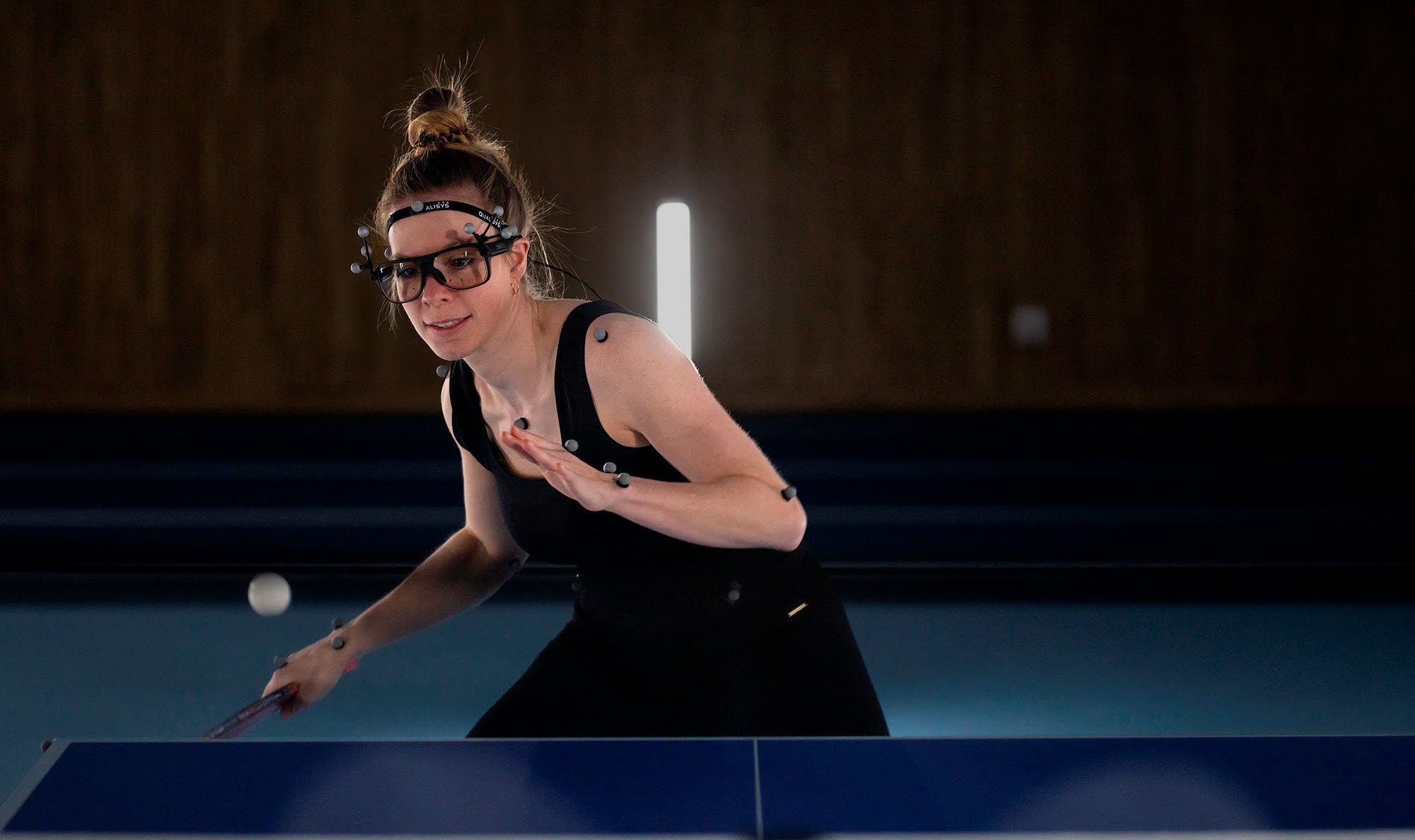 Qualysis motion capture - woman playing table tennis