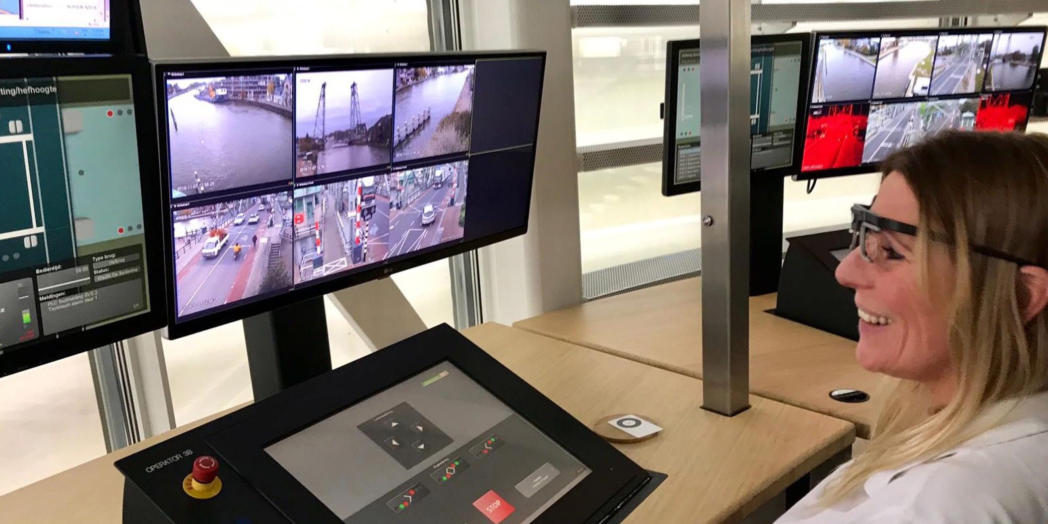 Tobii Pro Glasses 2 wearable eye tracking is used to improve bridge operators' performance